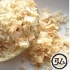 Dehydrated onion flakes