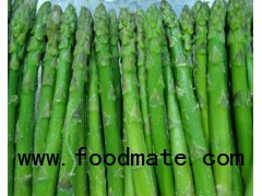 selling fresh asparagus
