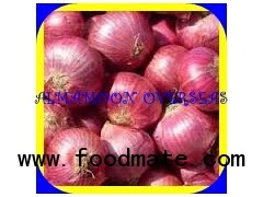RED ONION AT THE MARKET