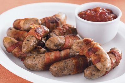 Bacon-wrapped chipolatas