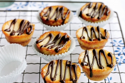 Chocolate caramel cups