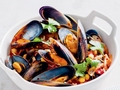 Spicy mussels with tomatoes and fennel