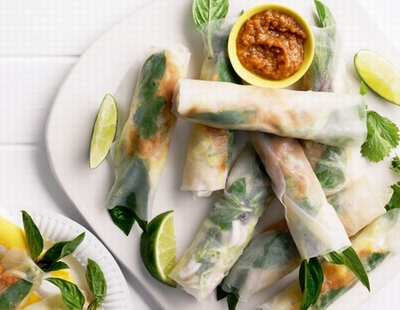 Satay chicken rice paper rolls