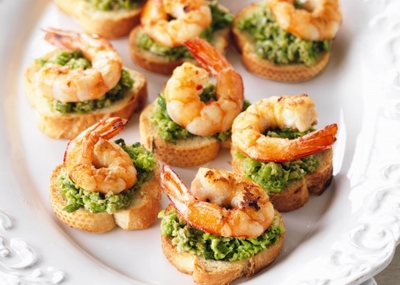 Pea & chilli prawn crostini