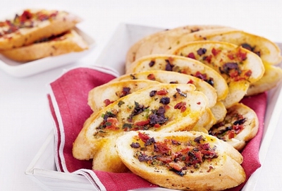 Antipasto garlic bread