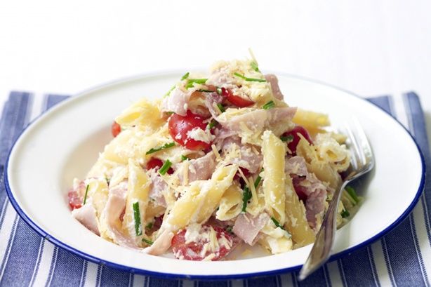 Ham, tomato & ricotta penne