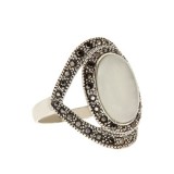 Silver-tone Finish Shield Rings With Smooth Stone At The Center