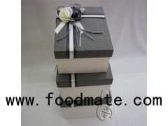 23.5*17.5*13 Grey Paper Packaging Boxes With Ribbon Flowers Lid