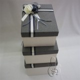 23.5*17.5*13 Grey Paper Packaging Boxes With Ribbon Flowers Lid